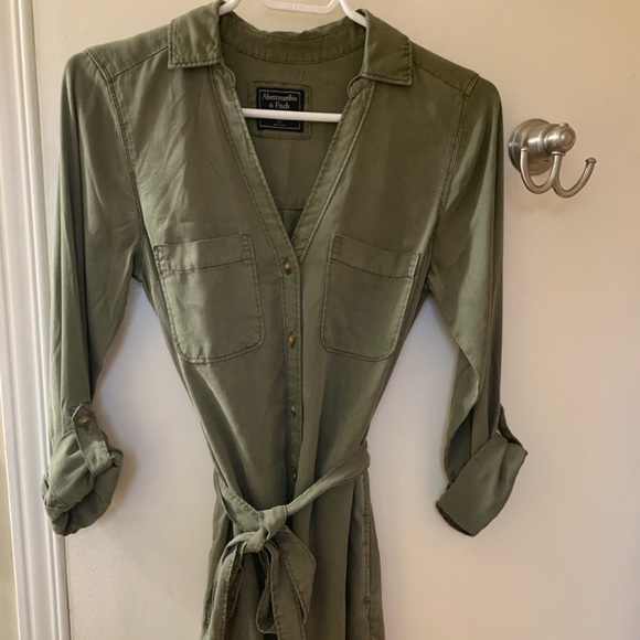 Abercrombie and Fitch Utility Shirtdress - Picture 2 of 4